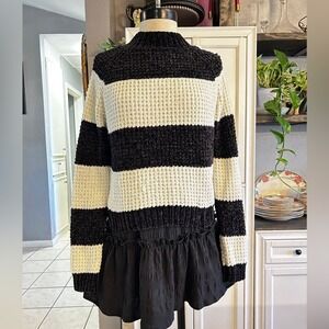 Medium Black & White Striped‎ Sweater Cozy Winter Fall Alt Fashion